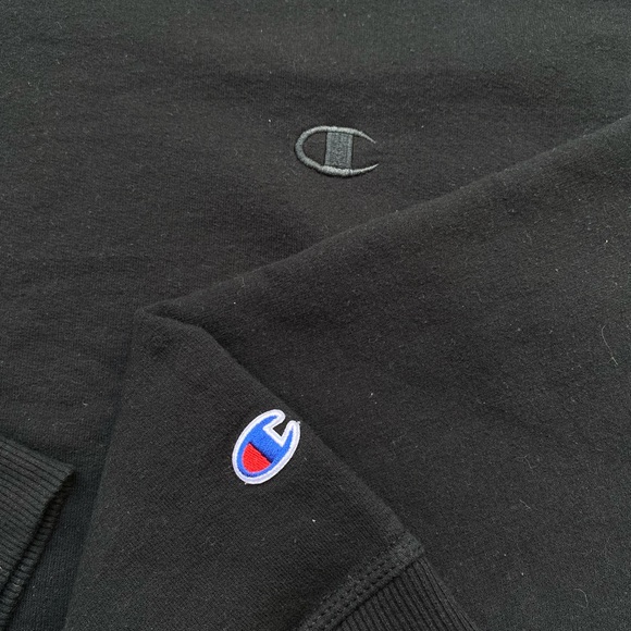 CROPPED CHAMPION CREWNECK - Picture 2 of 3